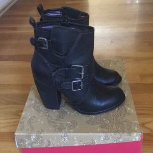 Women’s Ankle Boot.